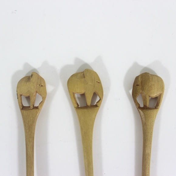 Vintage Set of Carved Elephant Animal Wood Condiment or Sugar Spoons - Picture 2 of 7